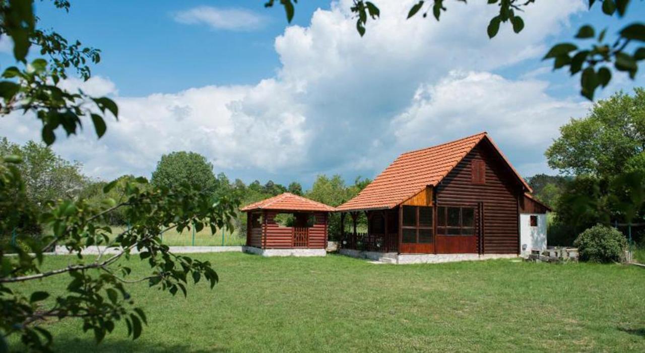 Lovcen Mountain Cottages Njegusi Exterior photo