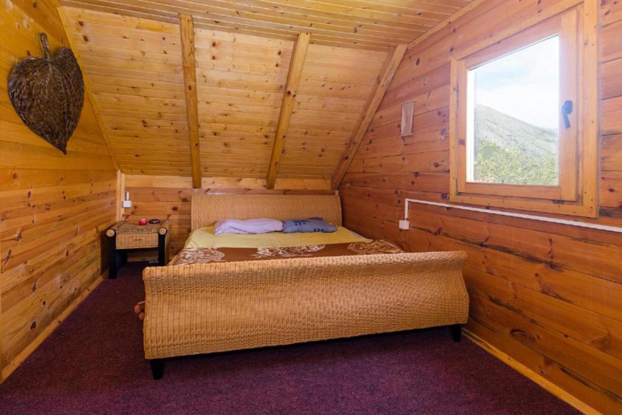 Lovcen Mountain Cottages Njegusi Exterior photo